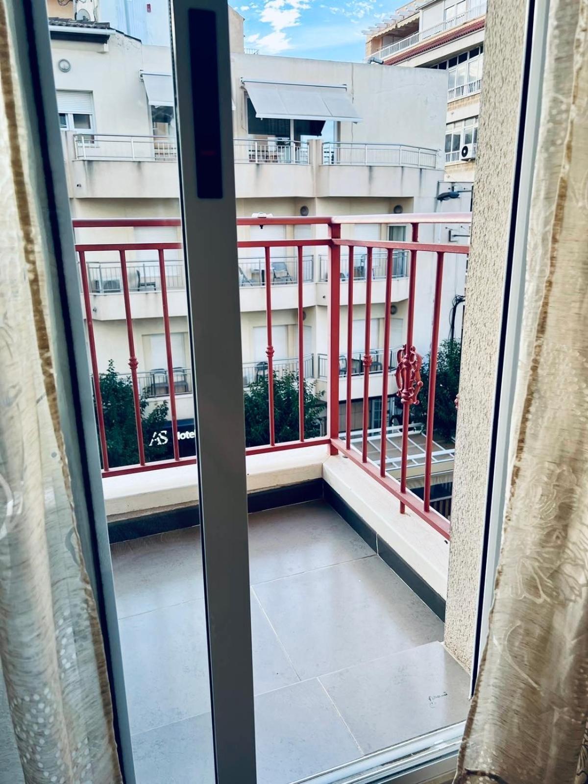 Nice And New Furnished Apartments In Torrevieja Centre エクステリア 写真
